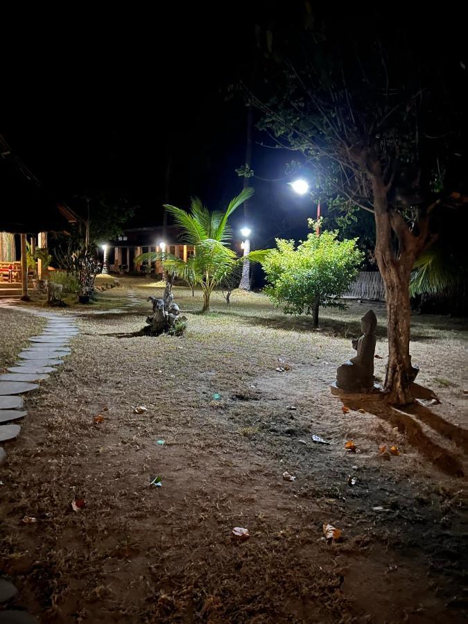 The Papalagi Resort Gili Gede Экстерьер фото