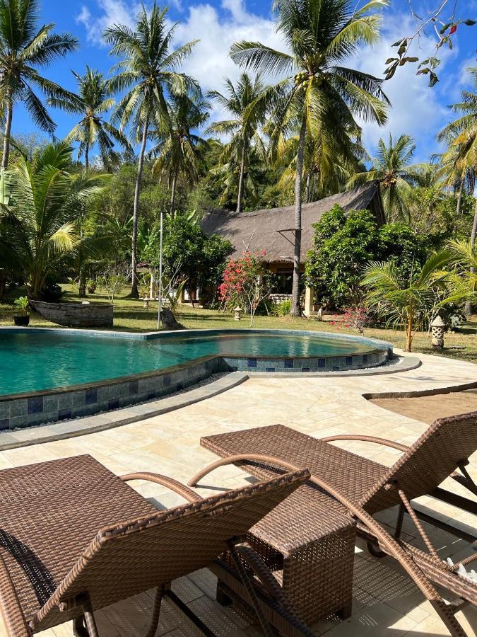 The Papalagi Resort Gili Gede Экстерьер фото