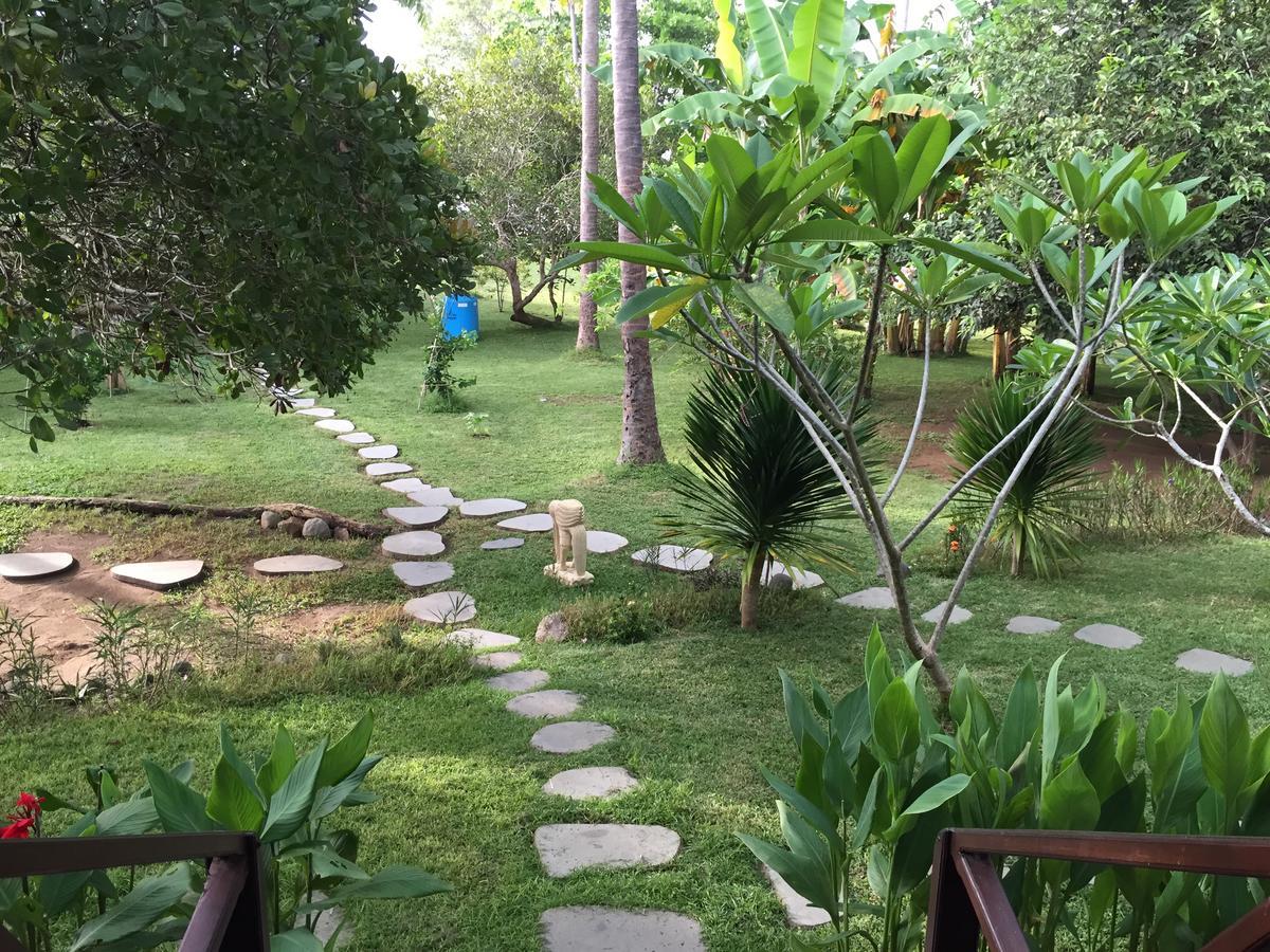 The Papalagi Resort Gili Gede Экстерьер фото