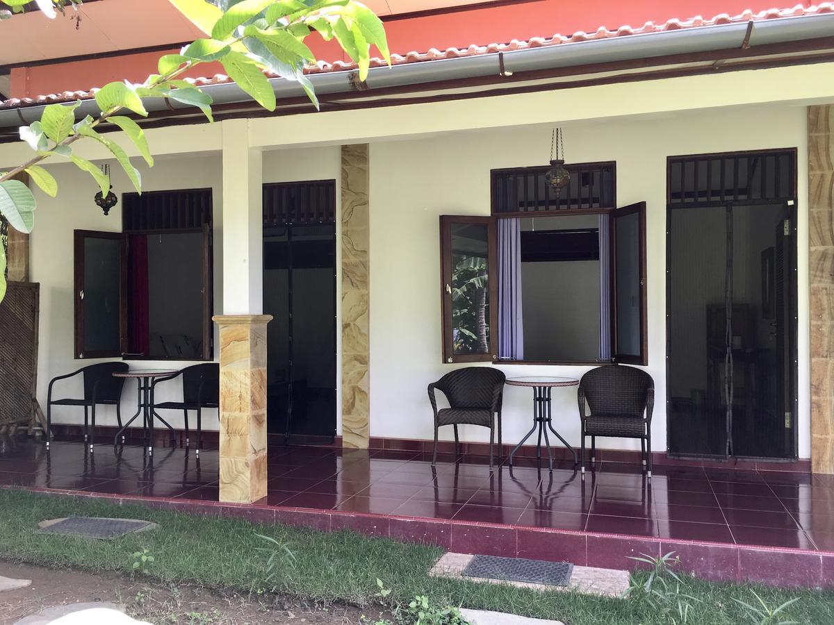 The Papalagi Resort Gili Gede Экстерьер фото