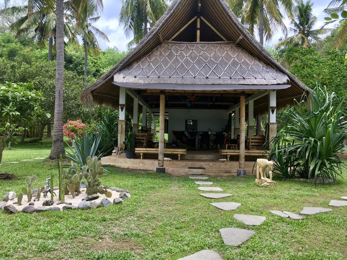 The Papalagi Resort Gili Gede Экстерьер фото