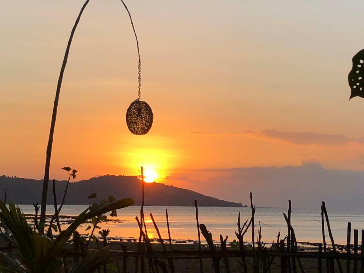 The Papalagi Resort Gili Gede Экстерьер фото