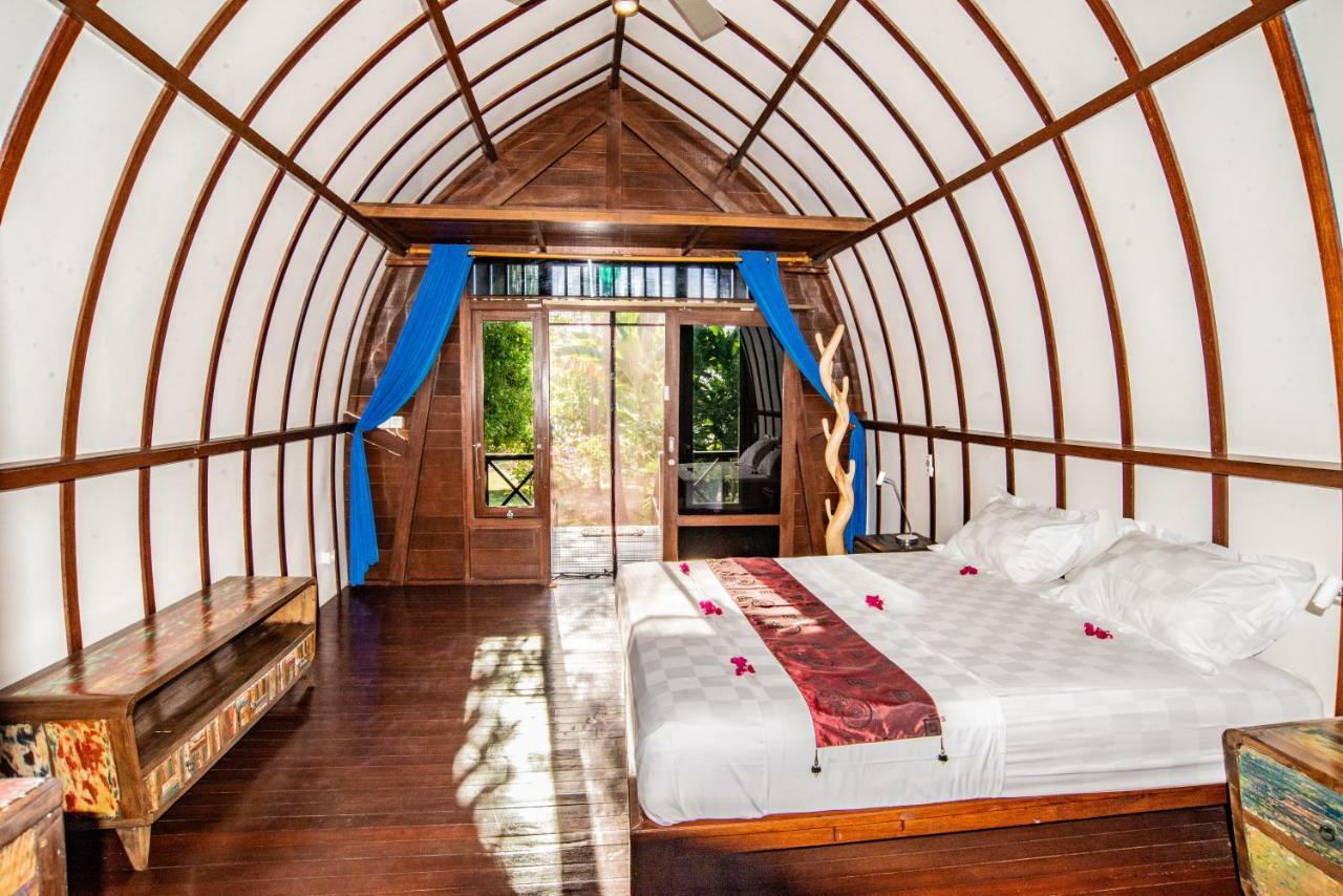 The Papalagi Resort Gili Gede Экстерьер фото